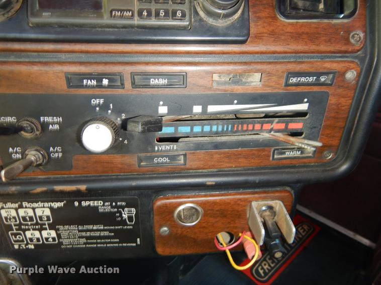 image for item FH9495 1988 Freightliner FLC dump truck