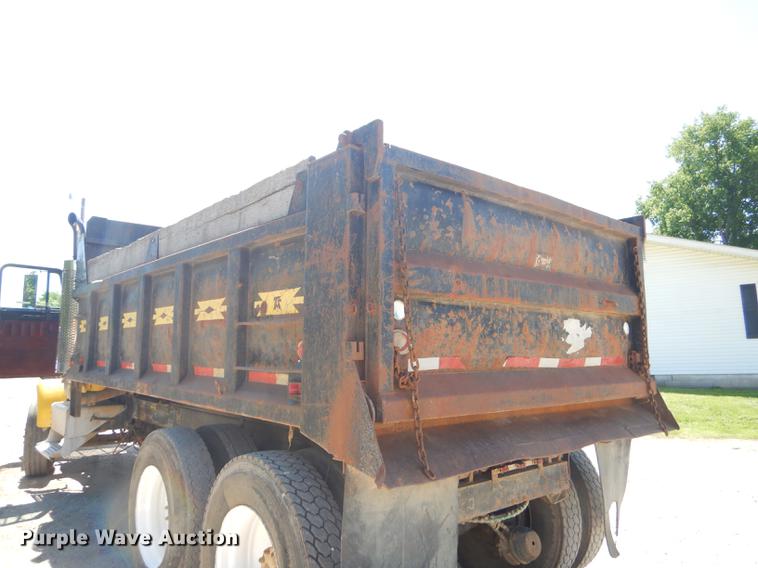 image for item FH9495 1988 Freightliner FLC dump truck