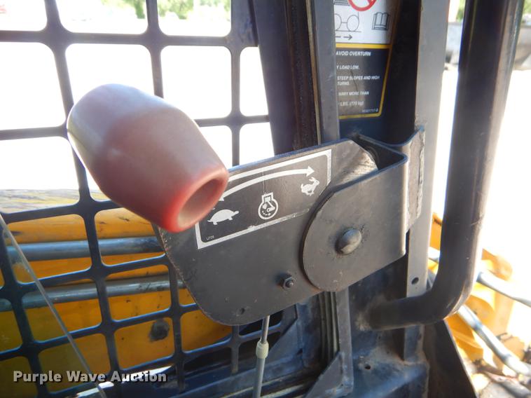 image for item FH9497 1998 John Deere 7775 skid steer