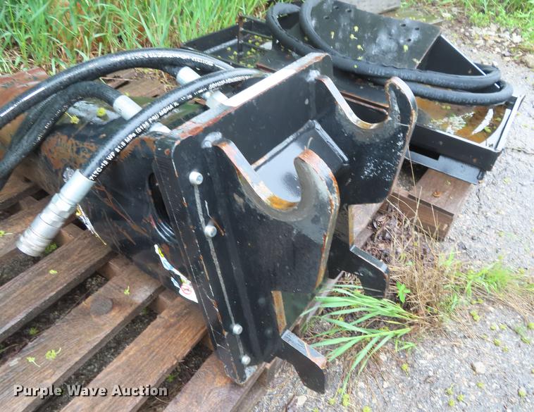 image for item FJ9121 John Deere HH60 breaker