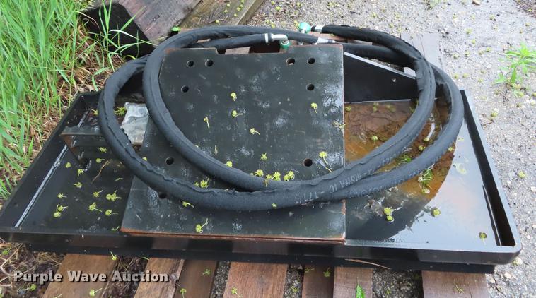 image for item FJ9121 John Deere HH60 breaker