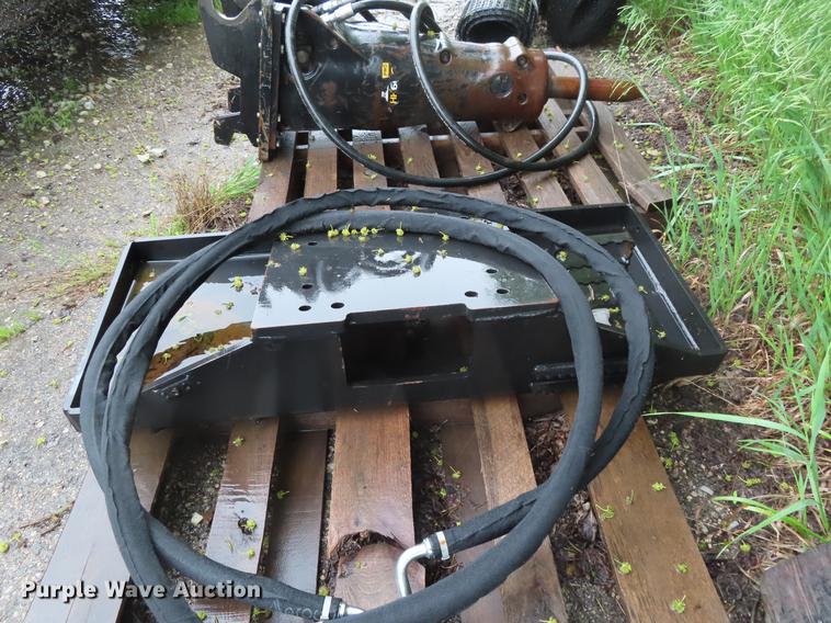 image for item FJ9121 John Deere HH60 breaker