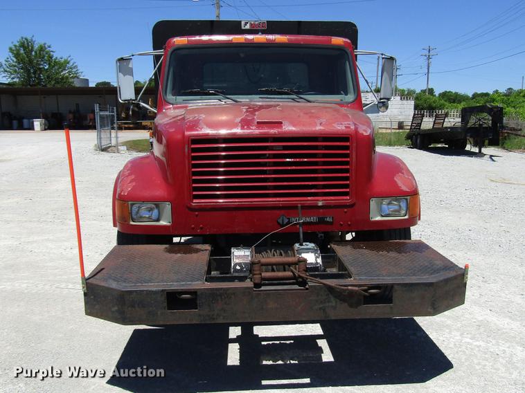 image for item FJ9677 1995 International 4700 chipper truck
