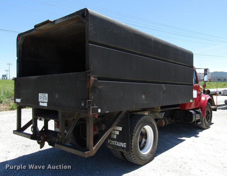image for item FJ9677 1995 International 4700 chipper truck