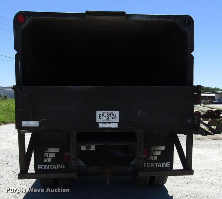 image for item FJ9677 1995 International 4700 chipper truck