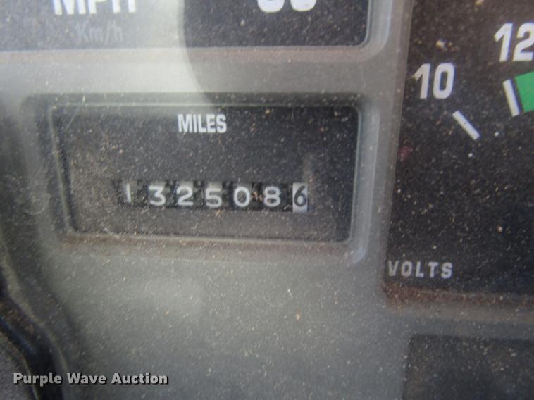 image for item FJ9677 1995 International 4700 chipper truck