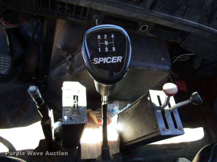 image for item FJ9677 1995 International 4700 chipper truck