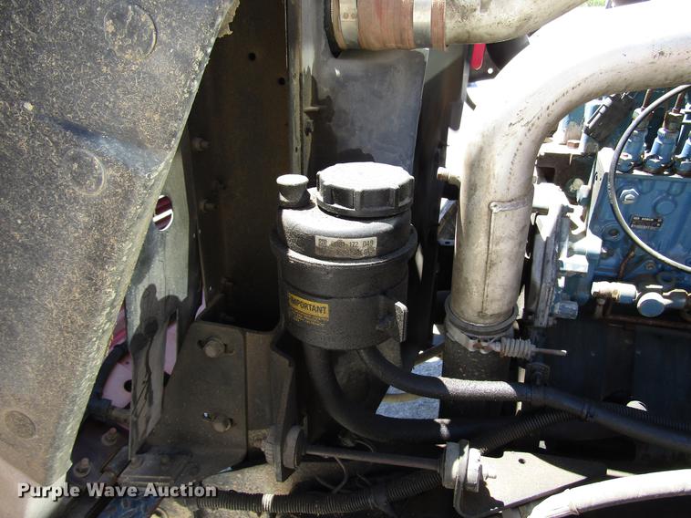 image for item FJ9677 1995 International 4700 chipper truck