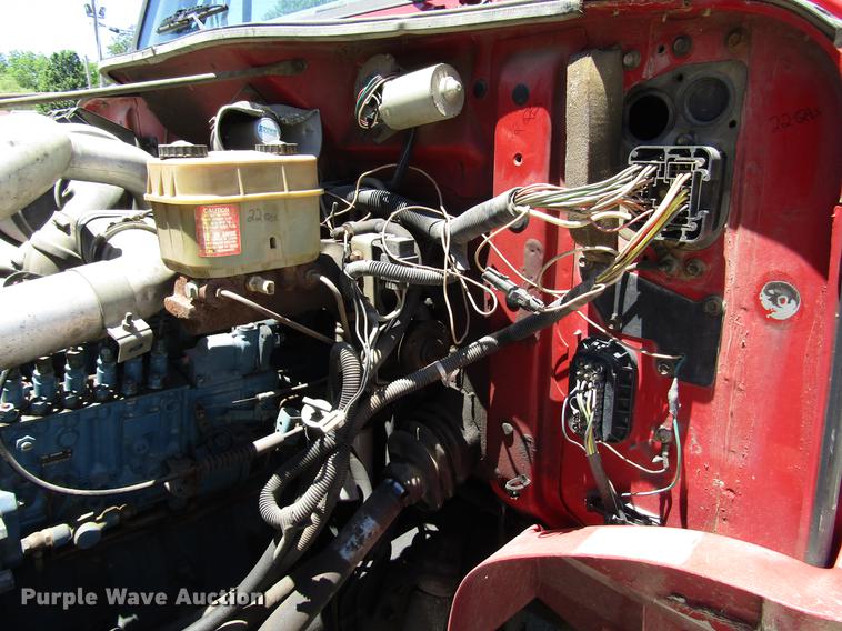 image for item FJ9677 1995 International 4700 chipper truck