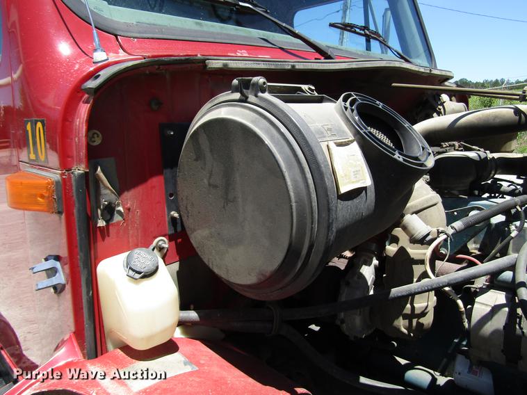 image for item FJ9677 1995 International 4700 chipper truck