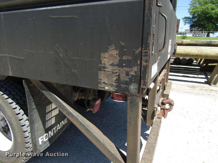 image for item FJ9677 1995 International 4700 chipper truck