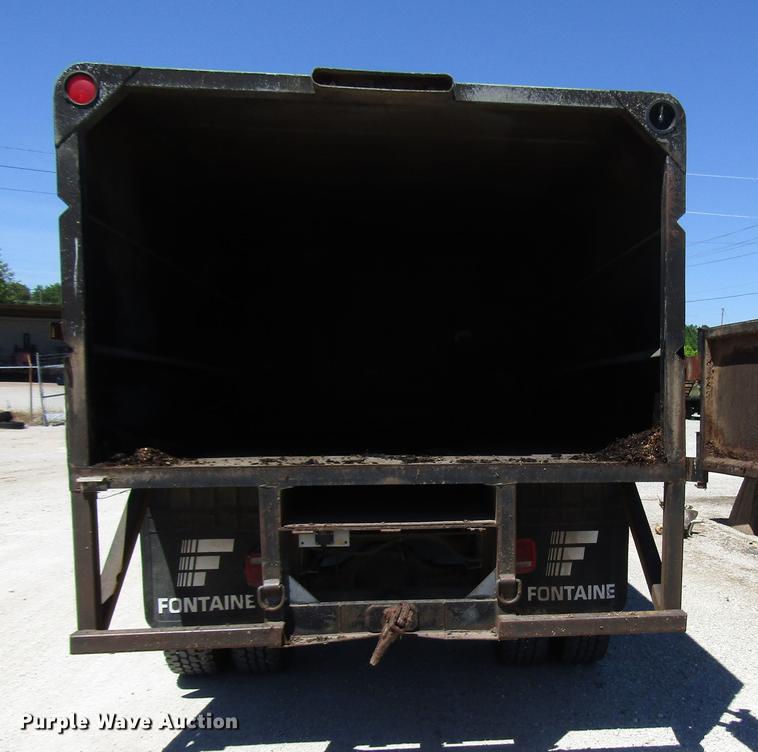 image for item FJ9677 1995 International 4700 chipper truck