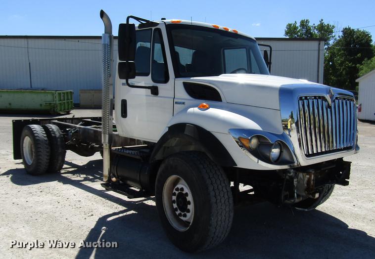 image for item FJ9680 2008 International 7400 truck cab and chassis