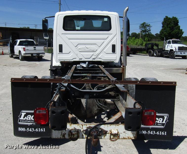 image for item FJ9680 2008 International 7400 truck cab and chassis