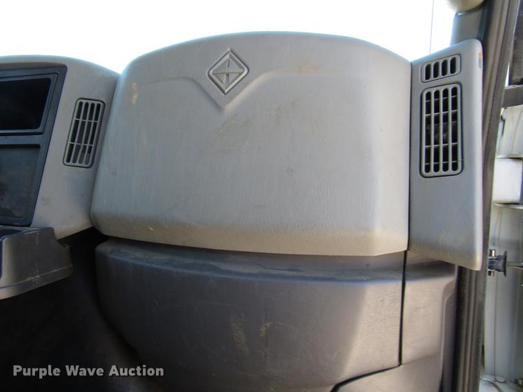 image for item FJ9680 2008 International 7400 truck cab and chassis