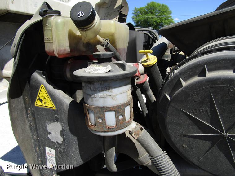 image for item FJ9680 2008 International 7400 truck cab and chassis