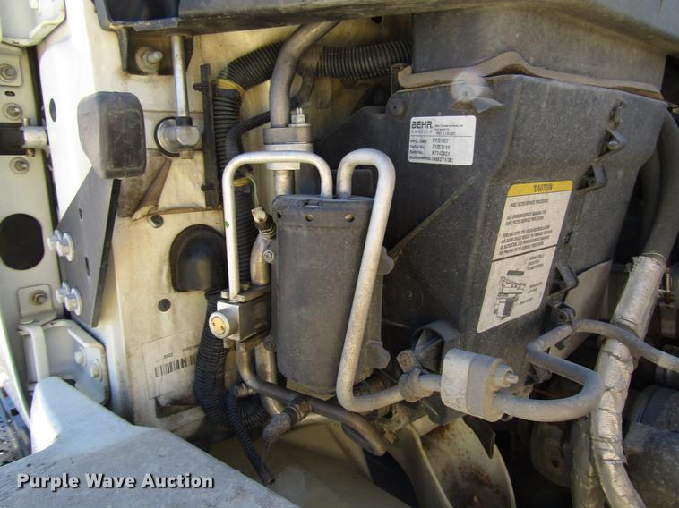 image for item FJ9680 2008 International 7400 truck cab and chassis