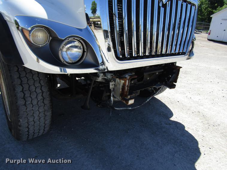 image for item FJ9680 2008 International 7400 truck cab and chassis