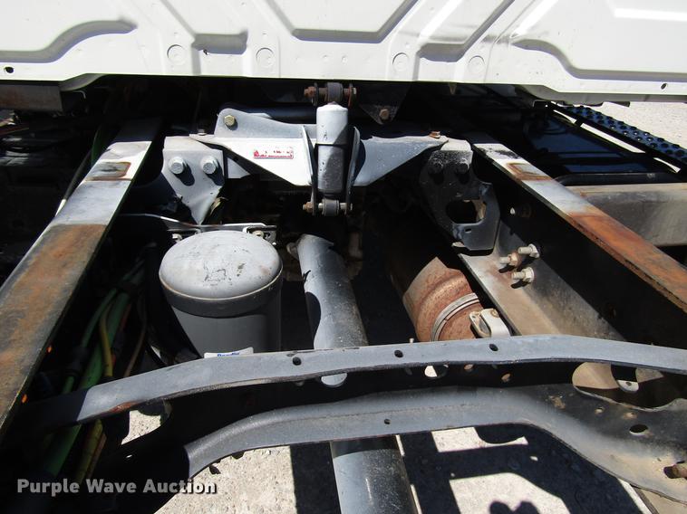 image for item FJ9680 2008 International 7400 truck cab and chassis