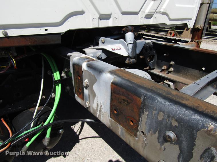 image for item FJ9680 2008 International 7400 truck cab and chassis