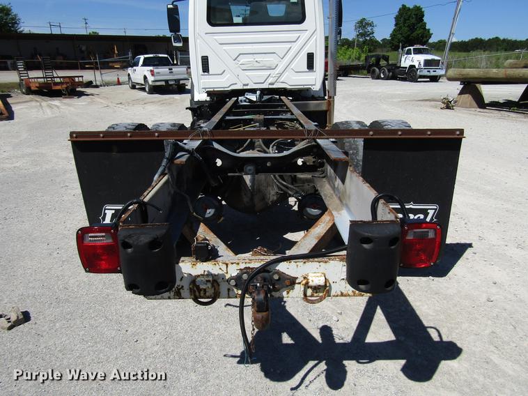 image for item FJ9680 2008 International 7400 truck cab and chassis