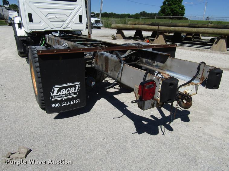 image for item FJ9680 2008 International 7400 truck cab and chassis