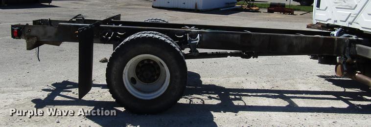 image for item FJ9680 2008 International 7400 truck cab and chassis