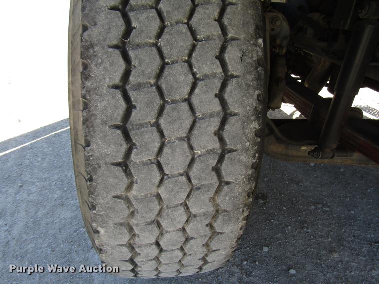 image for item FJ9680 2008 International 7400 truck cab and chassis