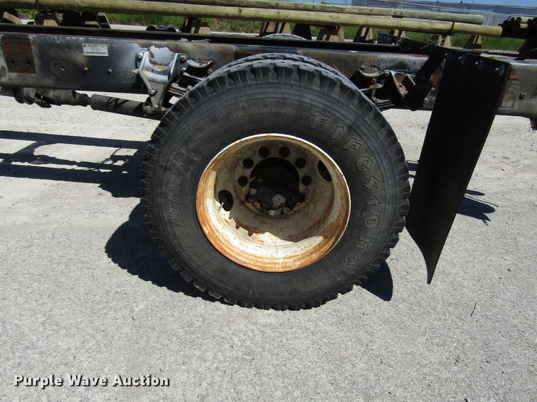 image for item FJ9680 2008 International 7400 truck cab and chassis