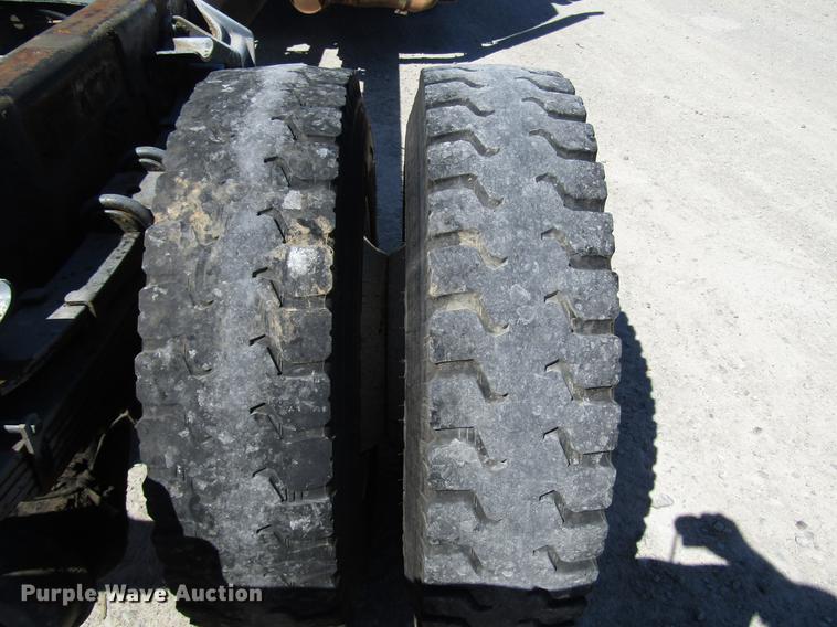 image for item FJ9680 2008 International 7400 truck cab and chassis