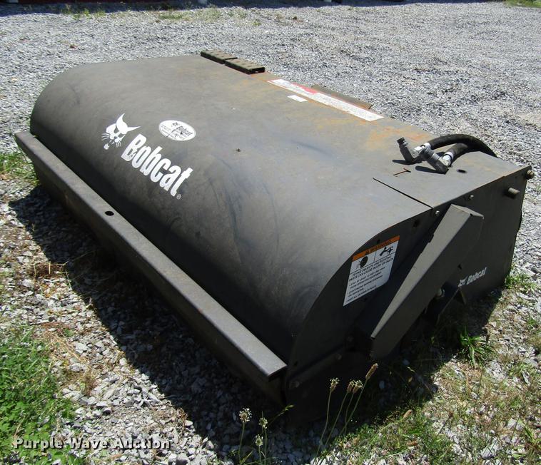 image for item FJ9683 2015 Bobcat 72 Sweeper skid steer sweeper