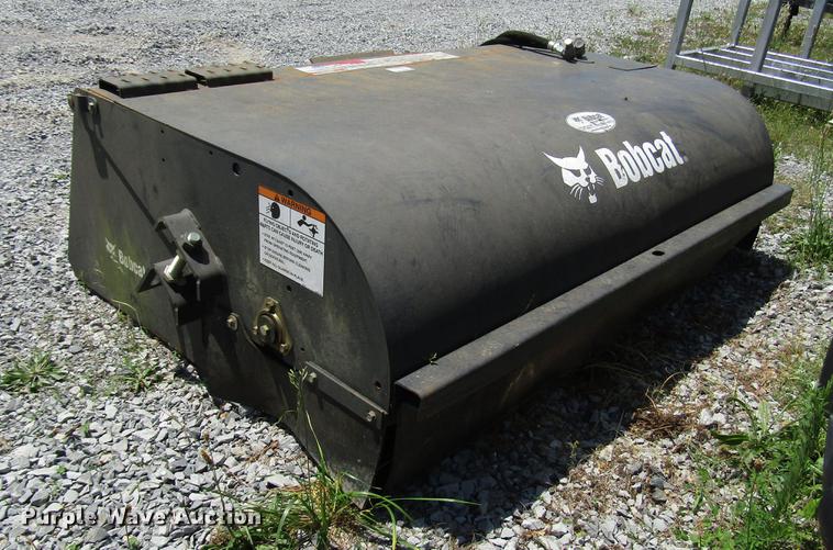 image for item FJ9683 2015 Bobcat 72 Sweeper skid steer sweeper