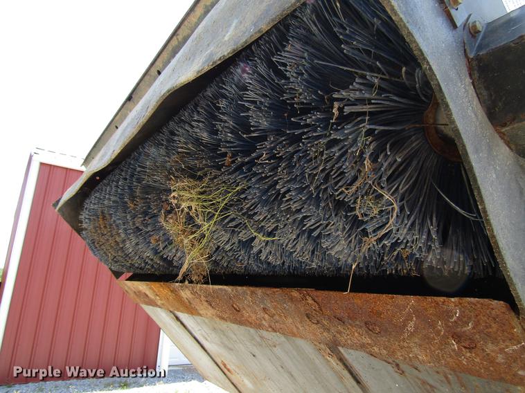 image for item FJ9683 2015 Bobcat 72 Sweeper skid steer sweeper