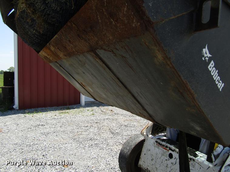 image for item FJ9683 2015 Bobcat 72 Sweeper skid steer sweeper