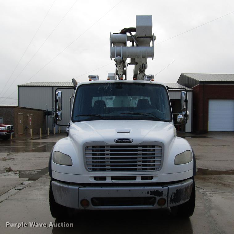 image for item FJ9686 2010 Freightliner Business Class M2 bucket truck