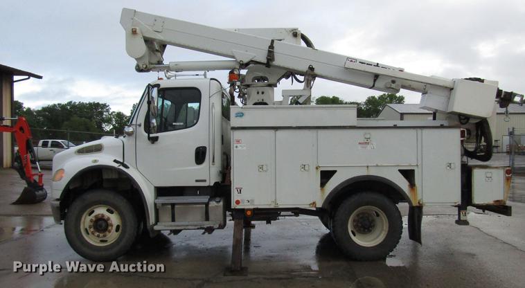 image for item FJ9686 2010 Freightliner Business Class M2 bucket truck