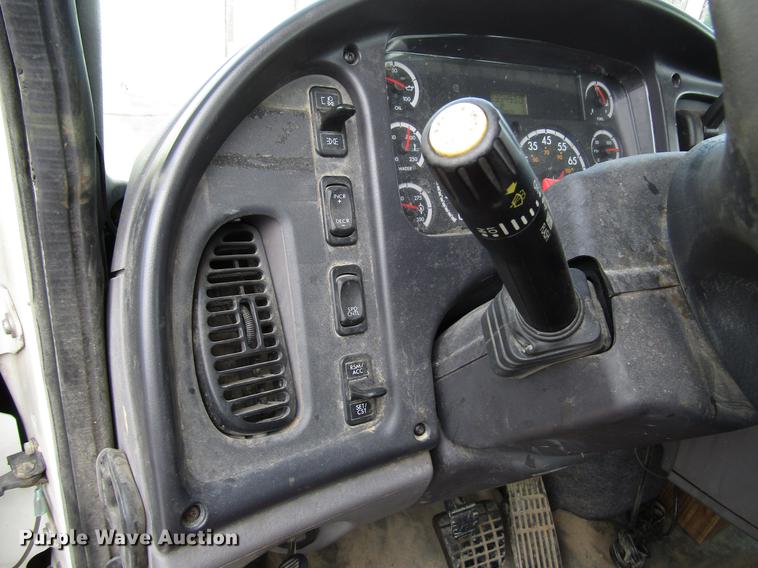 image for item FJ9686 2010 Freightliner Business Class M2 bucket truck