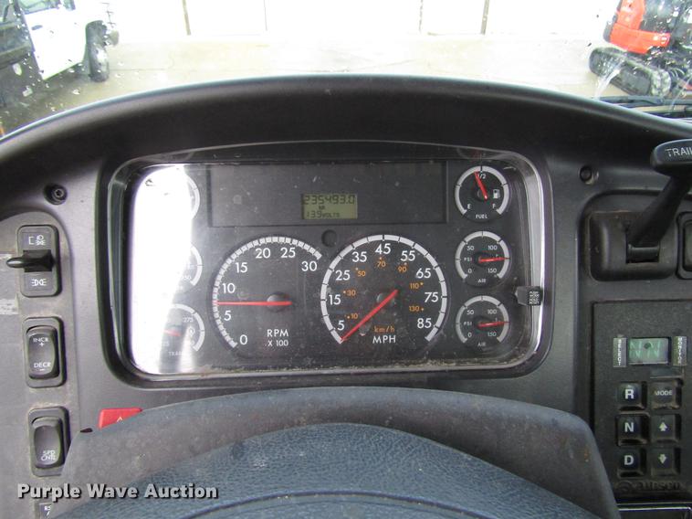 image for item FJ9686 2010 Freightliner Business Class M2 bucket truck