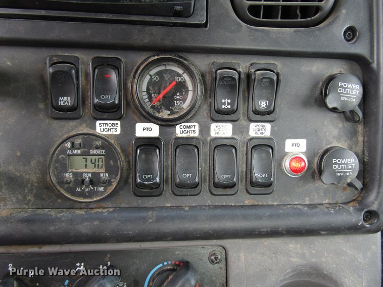 image for item FJ9686 2010 Freightliner Business Class M2 bucket truck