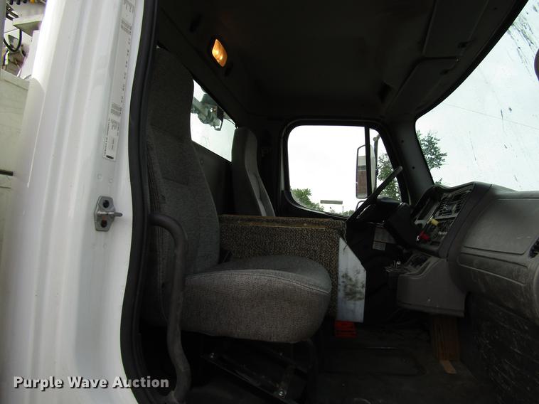 image for item FJ9686 2010 Freightliner Business Class M2 bucket truck