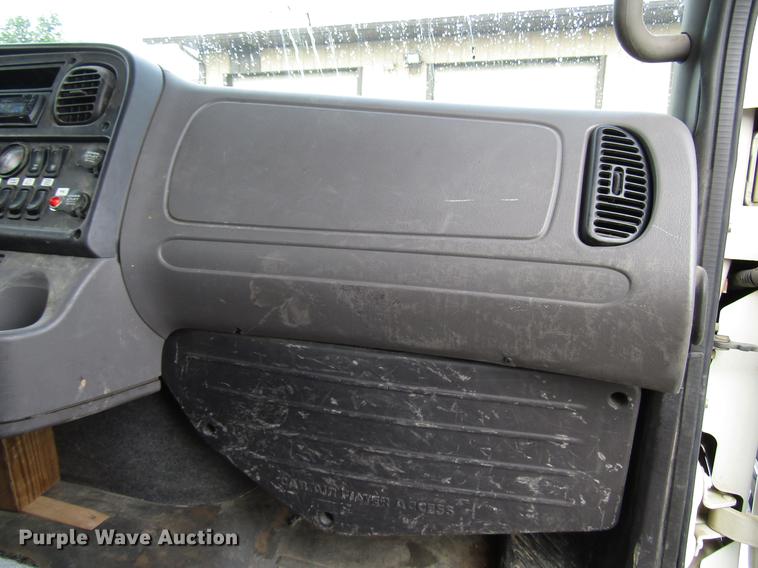 image for item FJ9686 2010 Freightliner Business Class M2 bucket truck