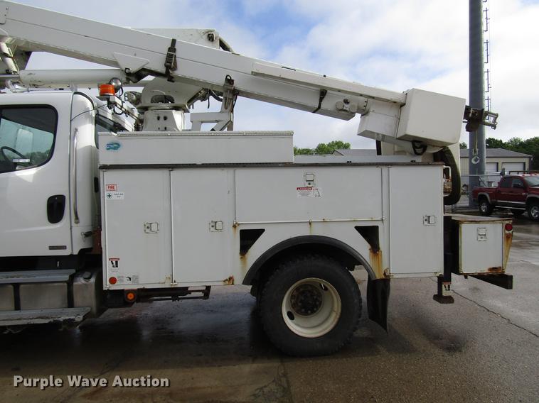 image for item FJ9686 2010 Freightliner Business Class M2 bucket truck