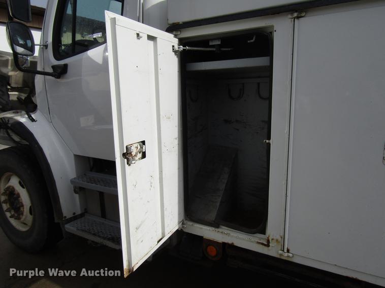 image for item FJ9686 2010 Freightliner Business Class M2 bucket truck