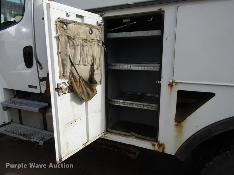 image for item FJ9686 2010 Freightliner Business Class M2 bucket truck