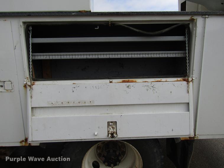 image for item FJ9686 2010 Freightliner Business Class M2 bucket truck