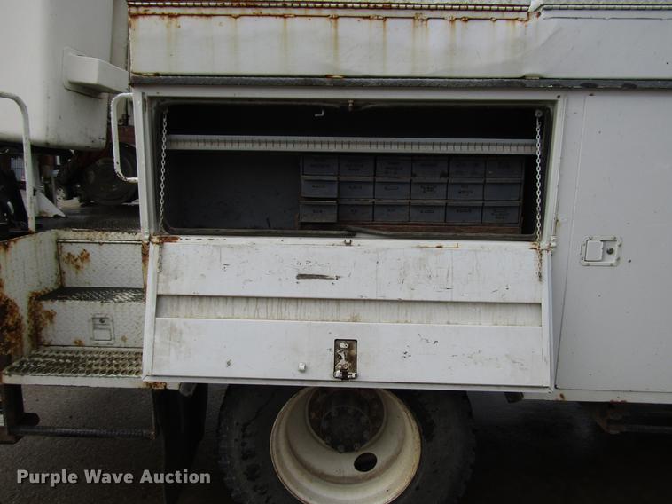 image for item FJ9686 2010 Freightliner Business Class M2 bucket truck