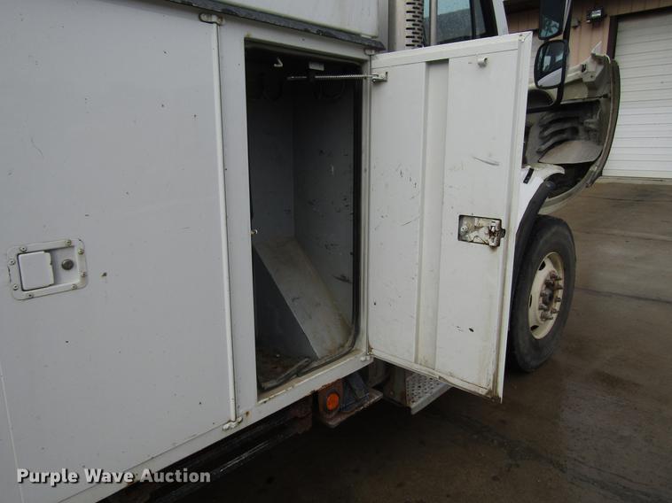 image for item FJ9686 2010 Freightliner Business Class M2 bucket truck