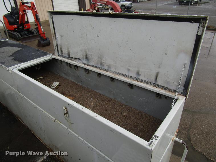 image for item FJ9686 2010 Freightliner Business Class M2 bucket truck