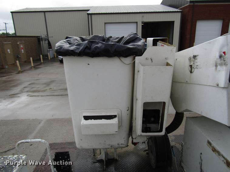 image for item FJ9686 2010 Freightliner Business Class M2 bucket truck