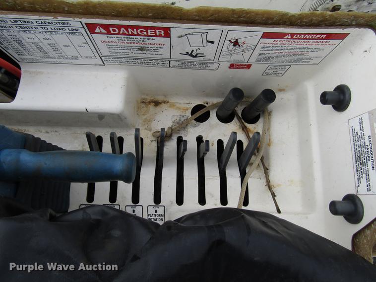 image for item FJ9686 2010 Freightliner Business Class M2 bucket truck